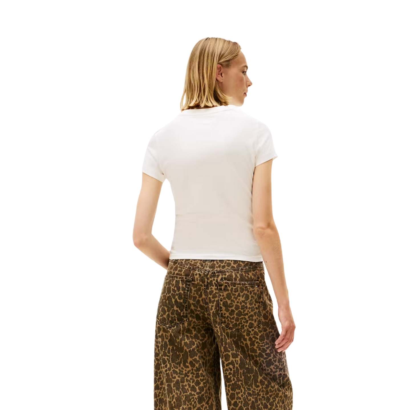 camiseta-beige-tommy