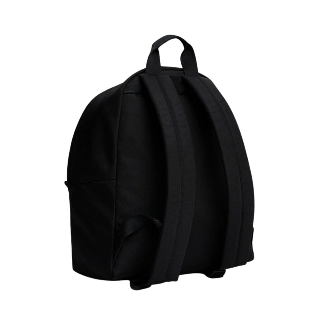 mochila-negra-tommy