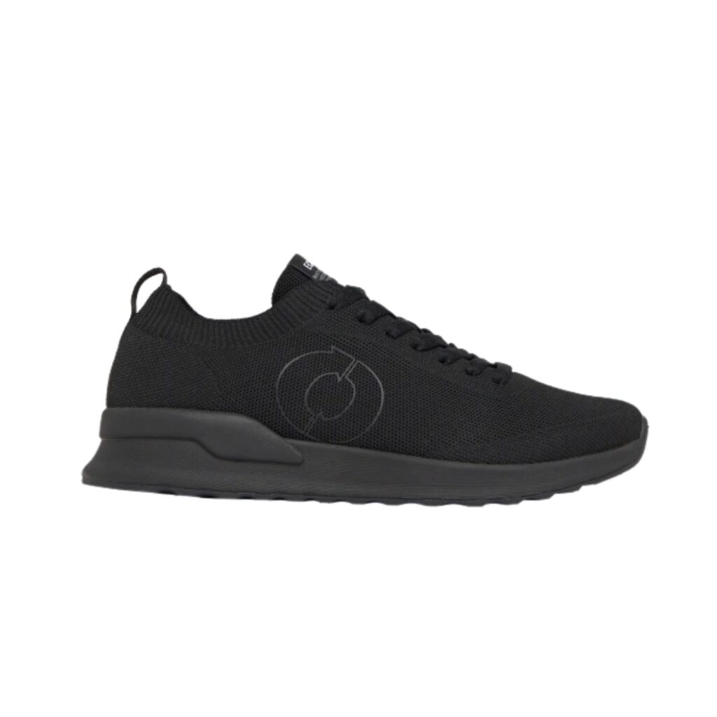 zapatilla-negra-ecoalf