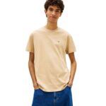 camiseta-beige-tommy