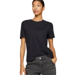 camiseta-negra-vila